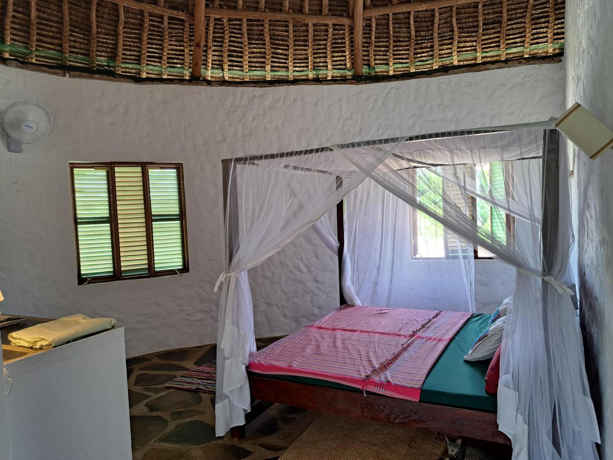 Diani Yoga Barn Bed & Breakfast Ukunda Luaran gambar