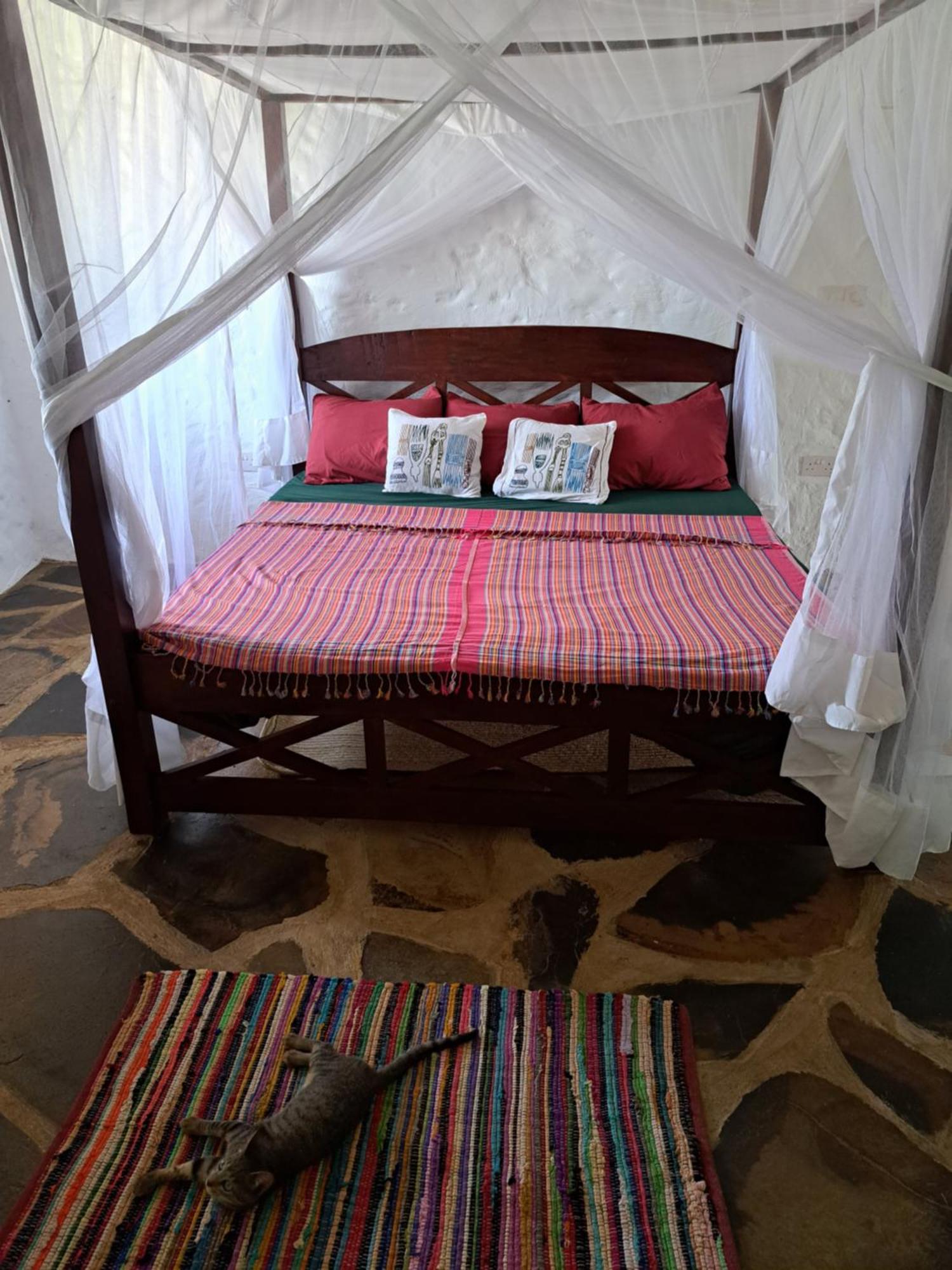 Diani Yoga Barn Bed & Breakfast Ukunda Luaran gambar