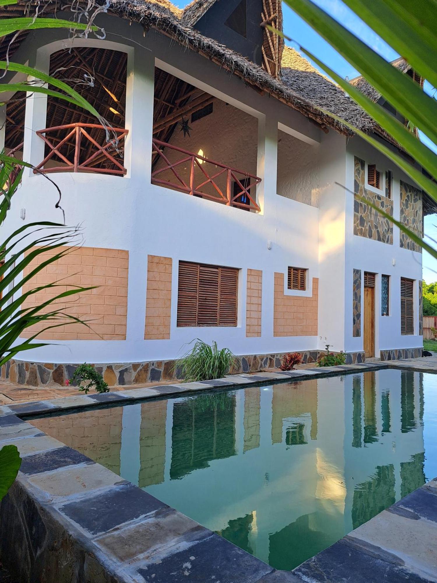 Diani Yoga Barn Bed & Breakfast Ukunda Luaran gambar