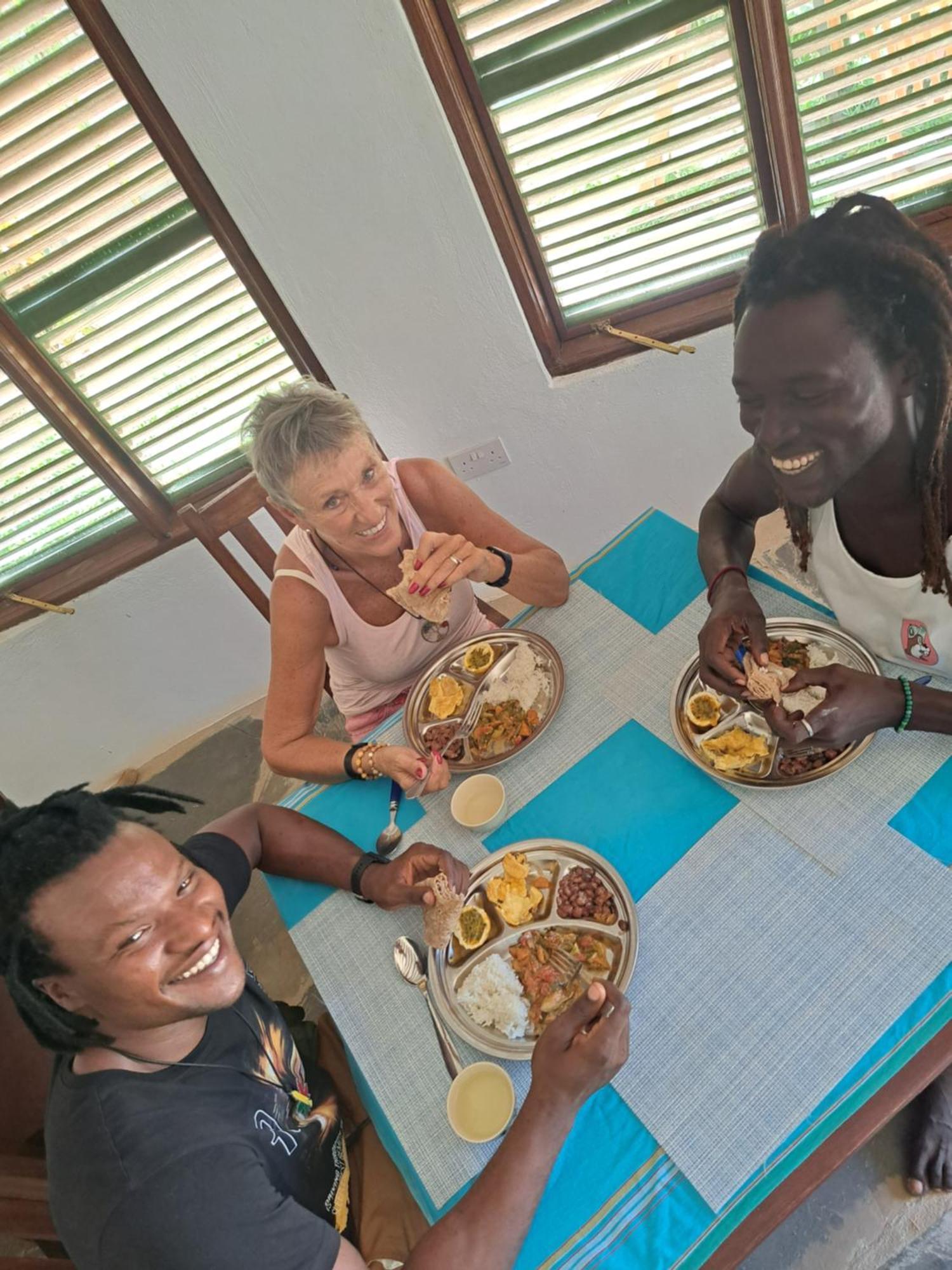 Diani Yoga Barn Bed & Breakfast Ukunda Luaran gambar