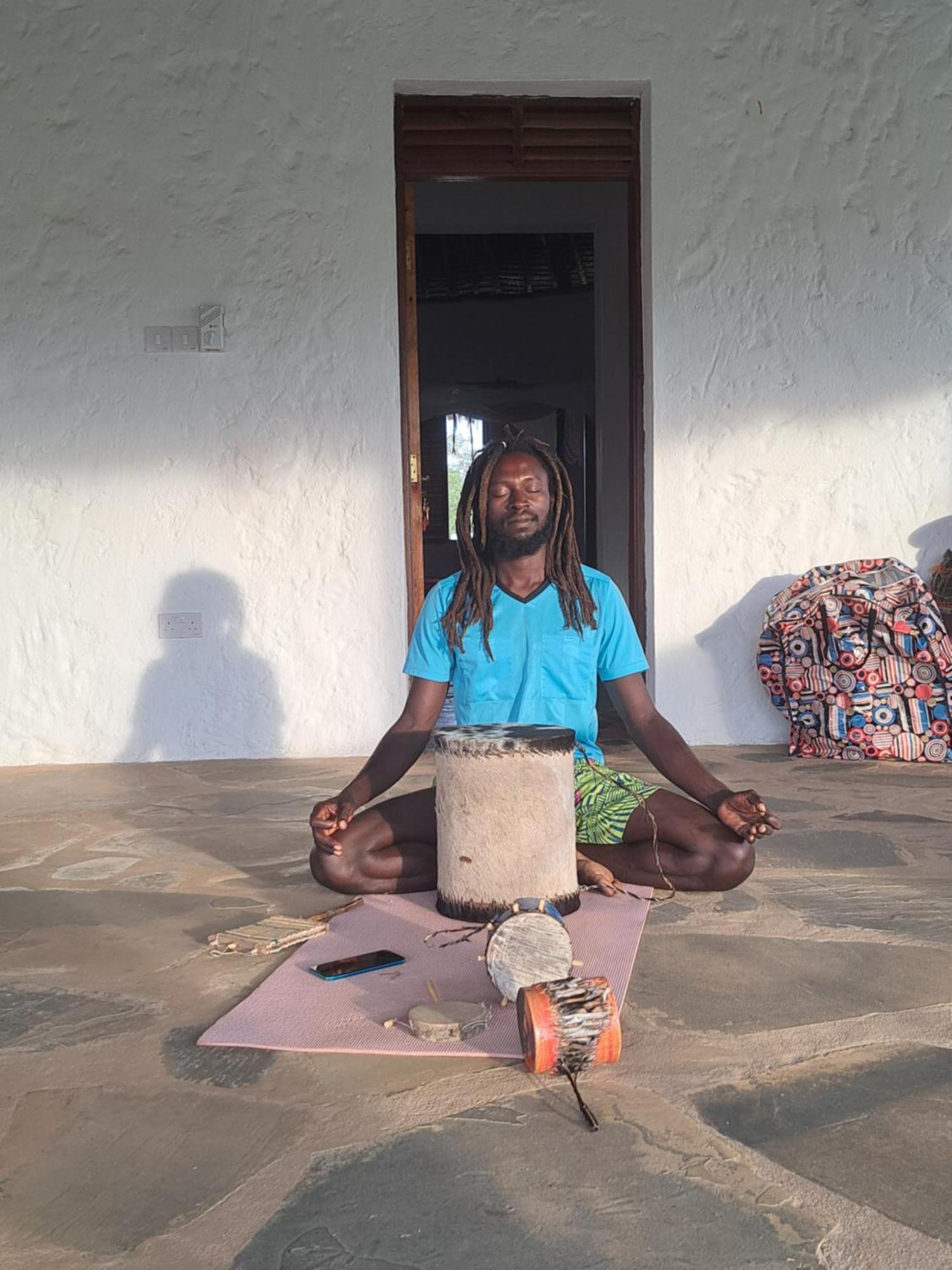 Diani Yoga Barn Bed & Breakfast Ukunda Luaran gambar